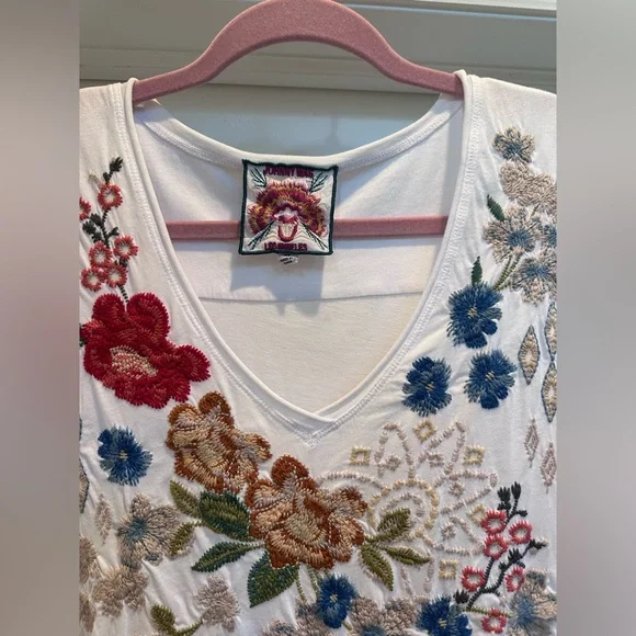 Johnny Was. Floral embroidered Tee. - Picture 3 of 9